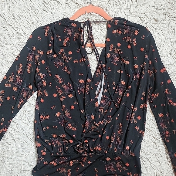 *SOLD* BCBGeneration Bodysuit Faux Wrap Open Back with Tie Floral Fall S - Picture 9 of 11